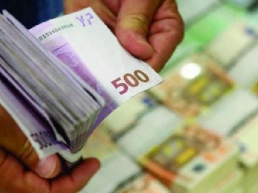 Vidhen 20 mijë euro në Pejë, arrestohen tre anëtarët e grupit të dyshuar