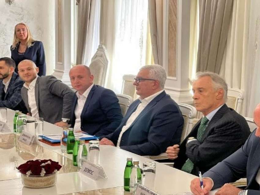 ​URA mbështet Miodrag Lekiq për mandatar të Qeverisë së re të Malit të Zi