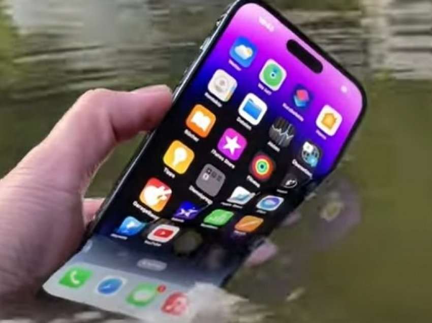 YouTuberi teston në ujë iPhone 14 Pro Max