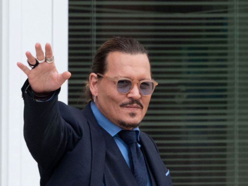 Johnny Depp, në një lidhje me avokaten e tij