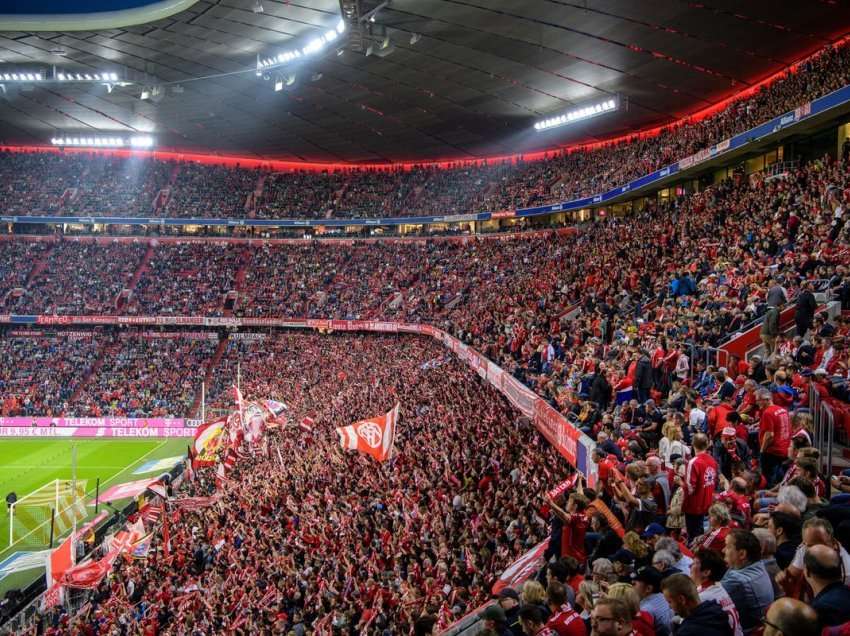 Tifozët e Bayernit mblidhen në protestë për anulimin