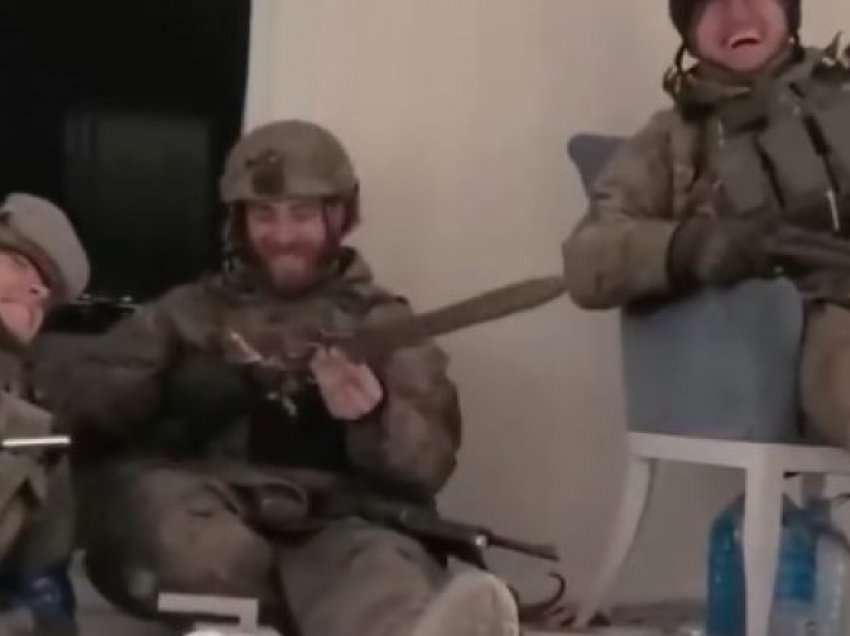 Luftëtari i Azov “Frost”, i cili u kthye nga robëria, tregon një video arkivore nga Mariupol i Ukrainës