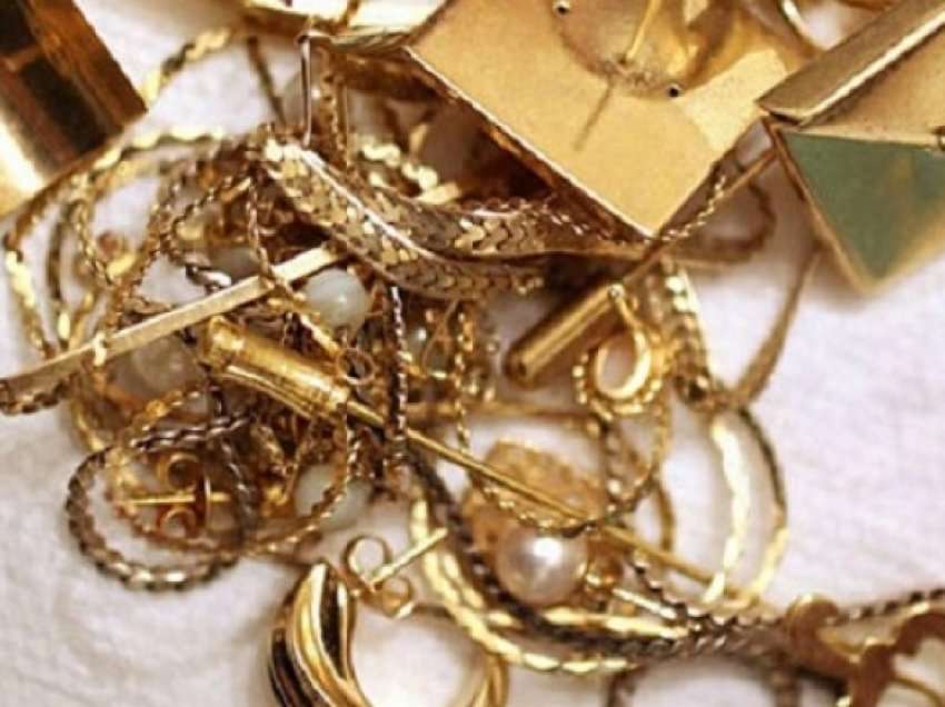 Aksion kontrollues ndaj argjendarive, u sekuestruan mbi 10 kilogram stoli ari të pa deklaruara