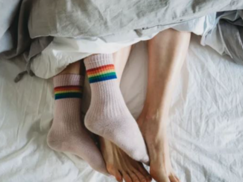 Me apo pa çorape, si duhet të flini gjatë dimrit? Përgjigjen ekspertët