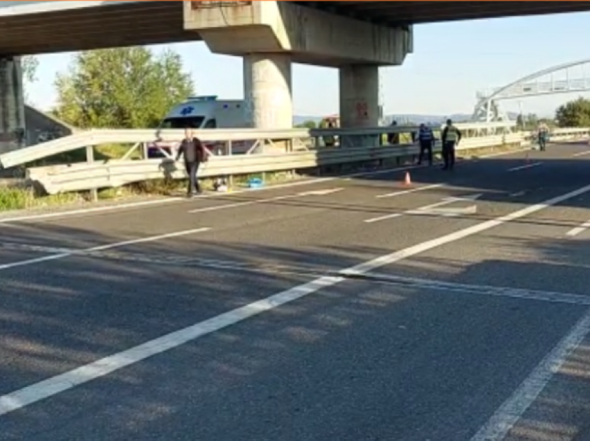 Përplasi për vdekje këmbësoren në autostradën Laç-Fushë Krujë, shoferi ende në arrati, motra e viktimës kërkon drejtësi