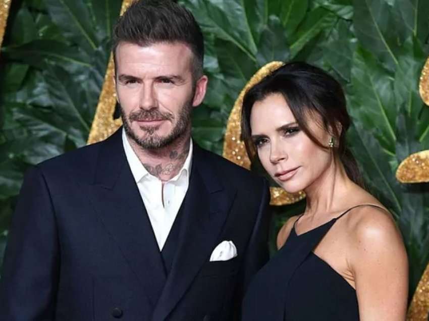 Probleme në martesën Beckham? Victoria fshin tatuazhin me inicialet e Davidit!