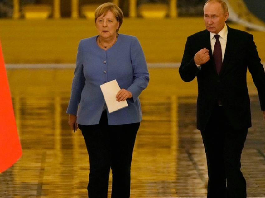 Merkel ngre alarmin: Putin nuk po bën blof me armët bërthamore