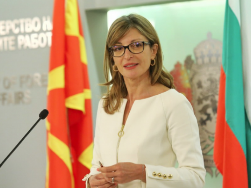 Zaharieva: Ambasadorët e huaj në Shkup dëgjuan se si u sha himni bullgar në stadium, ajo sjellje duhet dënuar