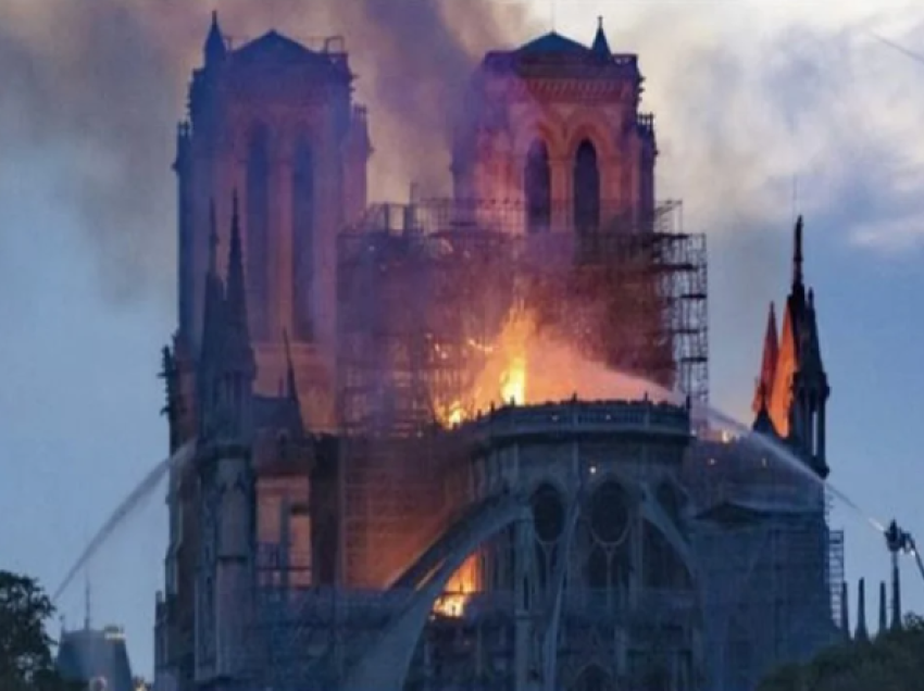 Zjarri i Notre Dame zbulon një surprizë të madhe të fshehur në arkitekturën e saj