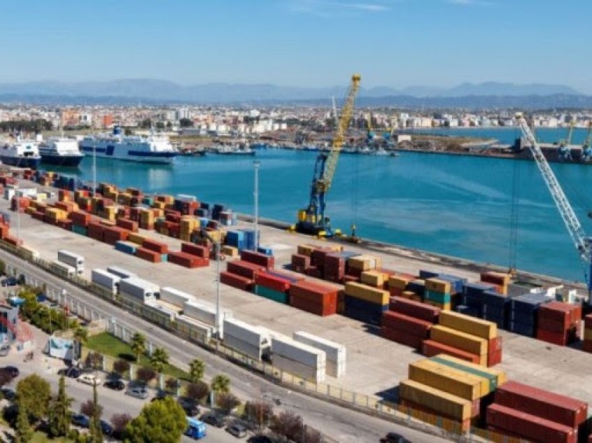 Mbi 11 mijë tonë mallra në përpunim në portin e Durrësit