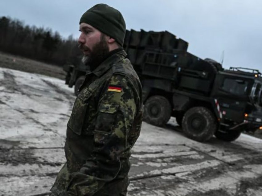 NATO është në garë për të armatosur kufijtë e saj rusë - A mund të gjejë armët?