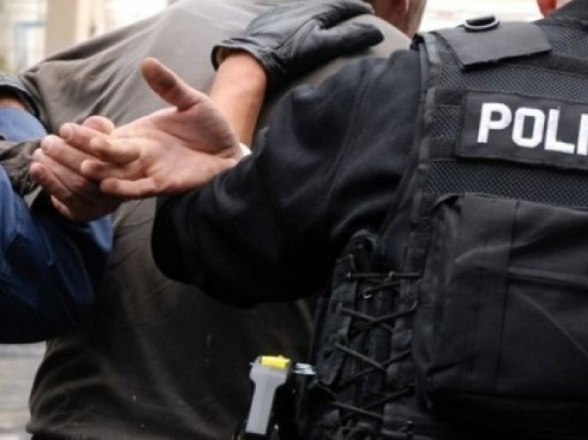 Arrestohet i dyshuari që nën ndikim të alkoolit kanosi tre policë në Rahovec