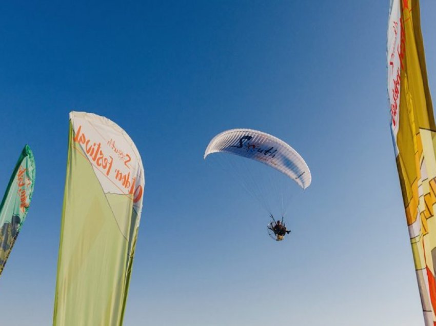 E rëndë në Himarë, turisti çek humb kontrollin e parashutës dhe rrëzohet, ndërron jetë