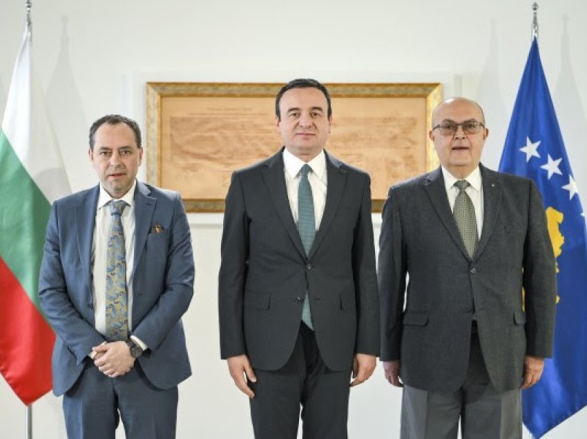 Kurti takoi ambasadorët Gudjev dhe Angelov, diskutuan për marrëdhëniet Kosovë-Bullgari