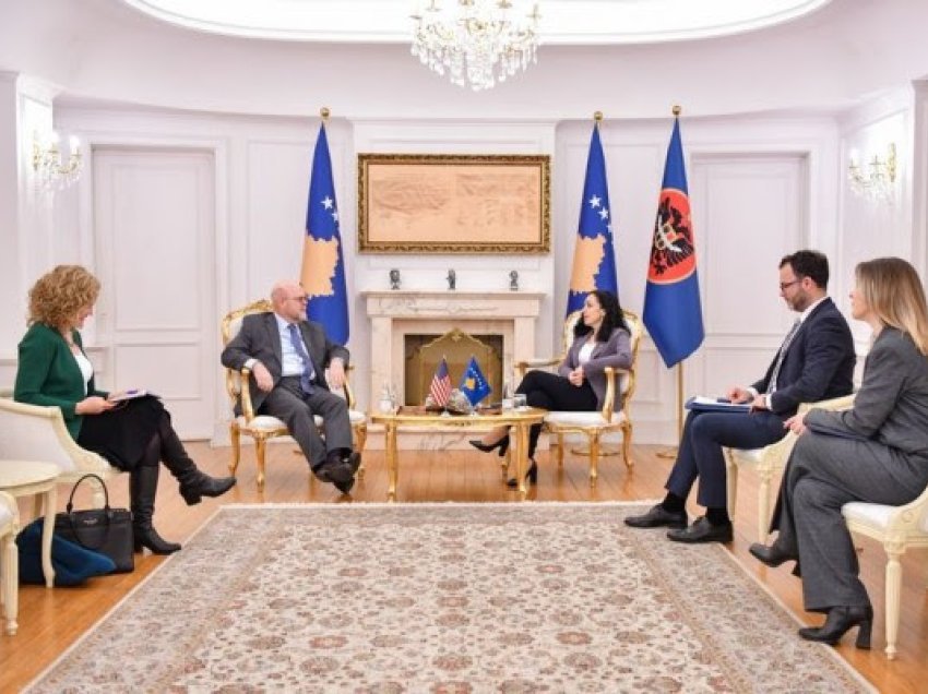 Presidentja Osmani takon ambasadorin amerikan, flasin për dialogun me Serbinë