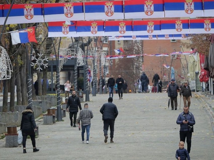 Dhjetëra serbë duan të kthehen në institucionet e Kosovës, akuzojnë Listën Serbe për terror në veri