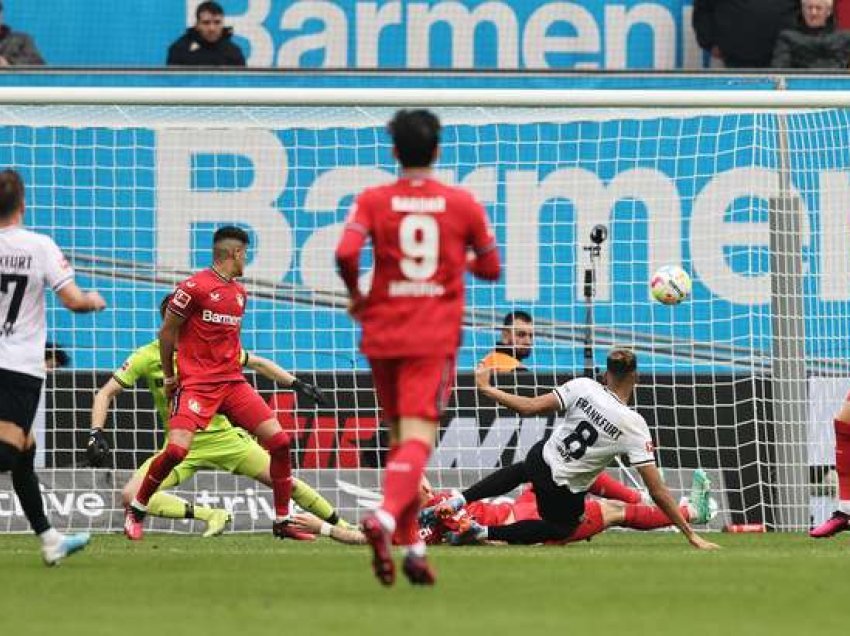 Eintracht Frankfurt mposhtet në Leverkusen