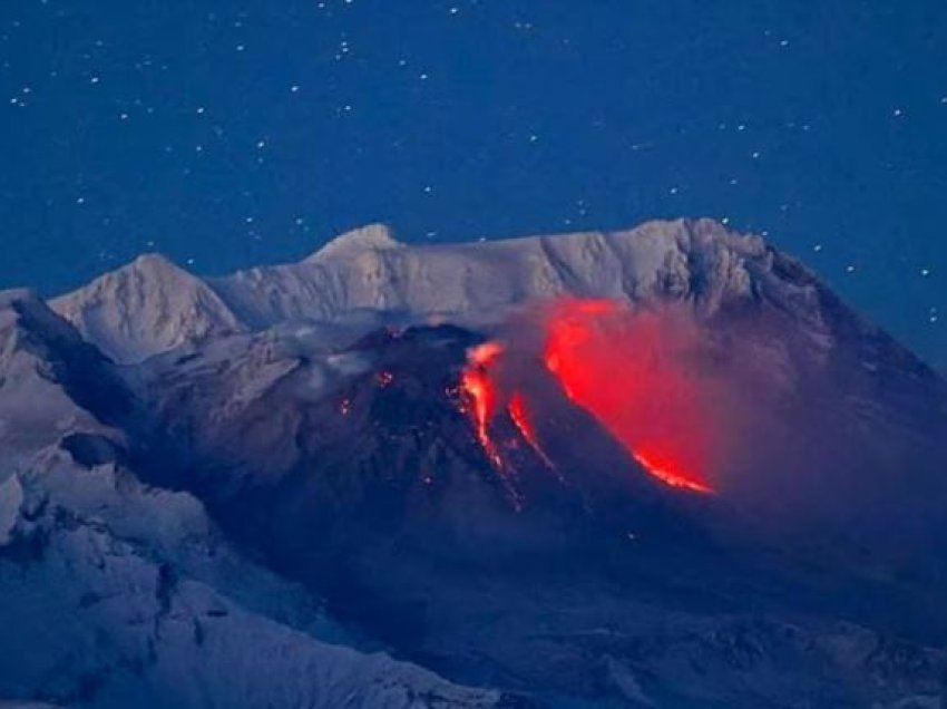 Shpërthen një prej vullkaneve më aktive të Rusisë