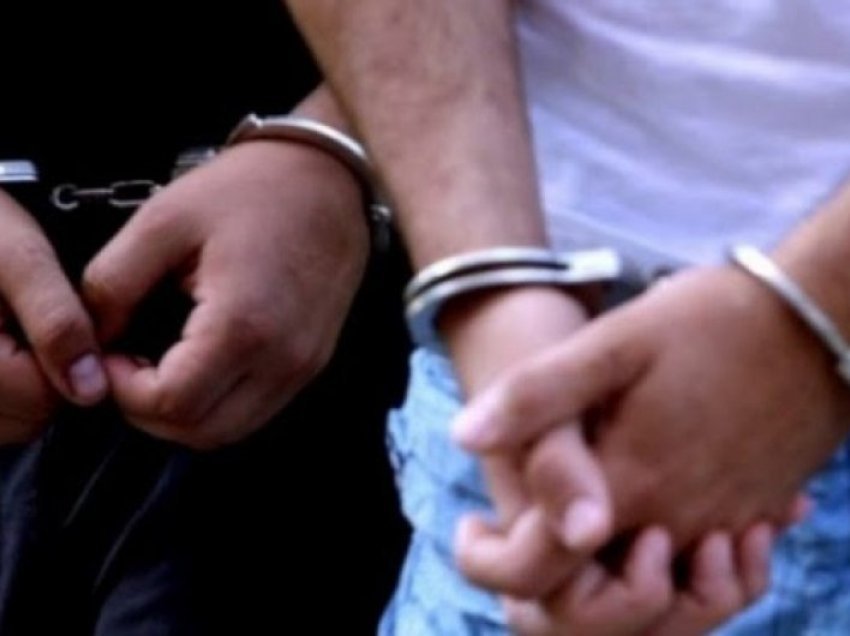 Arrestohen dy serbë në Veri, dyshohet se tentuan të kryejnë vjedhje të rëndë