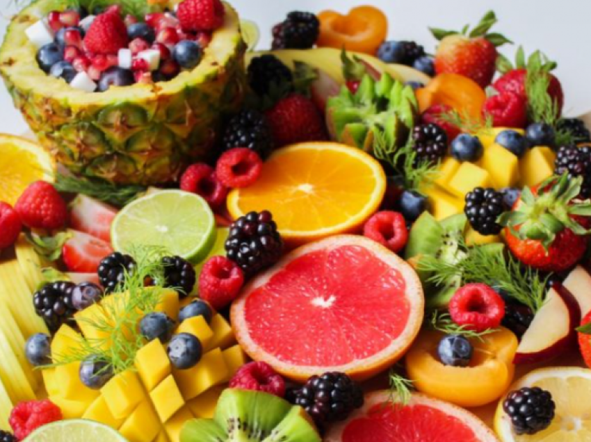 Frutat që duhet t’i konsumoni për të humbur peshë