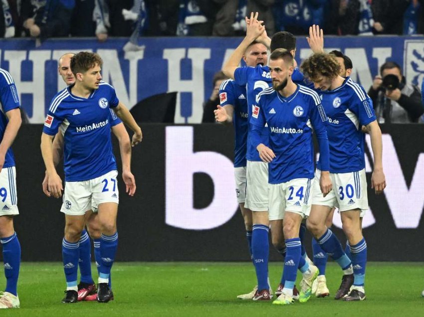 Schalke 04 fiton “derbin” e mbijetesës