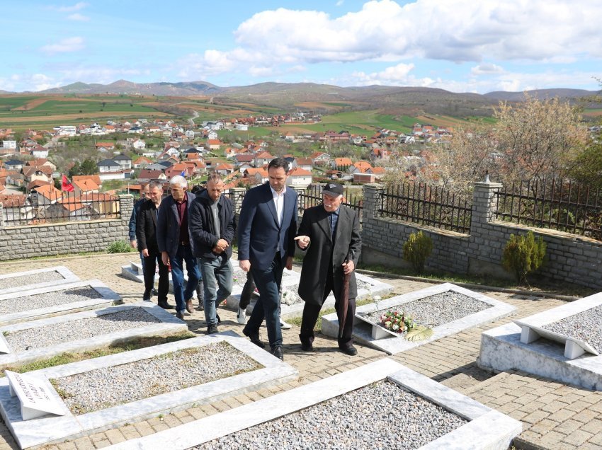 Konjufca bën homazhe në fshatin Sllovi të Lipjanit