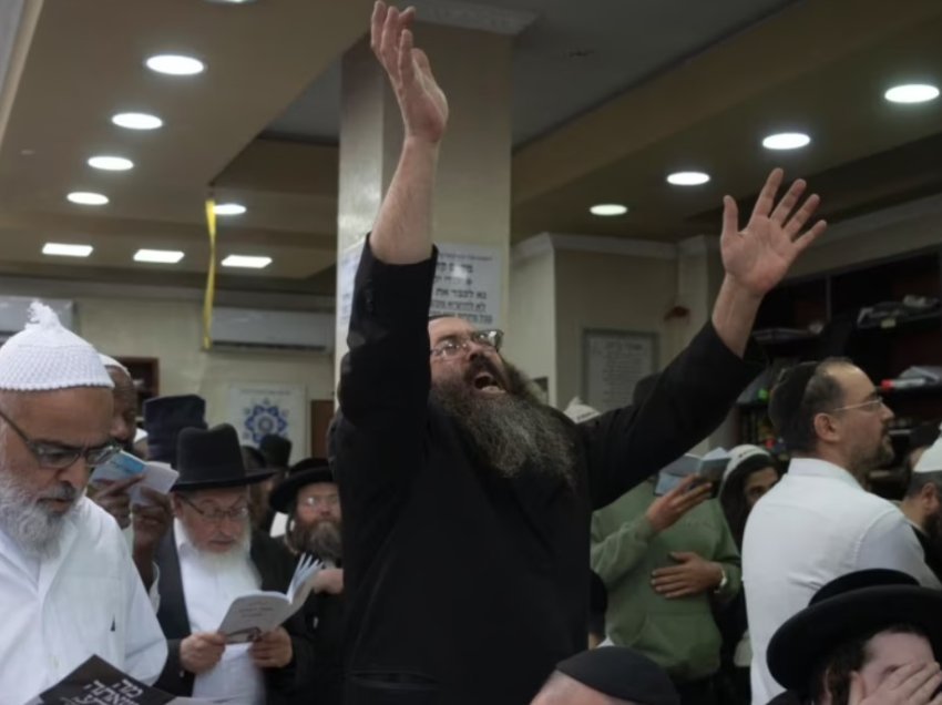 Të rinjtë ultra-ortodoksë izraelitë shkëputen nga stili fetar i jetesës 