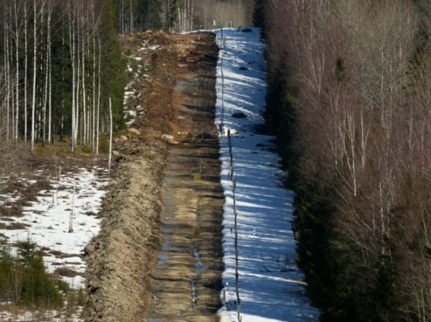 Finlandë, tela me gjemba në kufirin me Rusinë