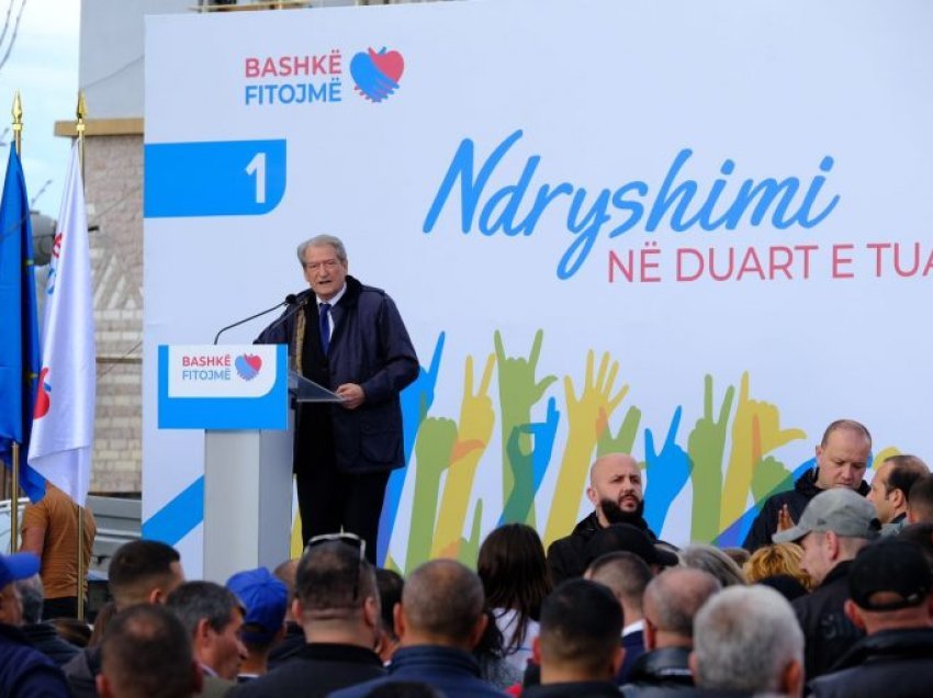 “Rama 22 mln euro shpenzime, merr charter me dhomë gjumi”, Berisha thirrje qytetarëve: Votoni ndryshimin