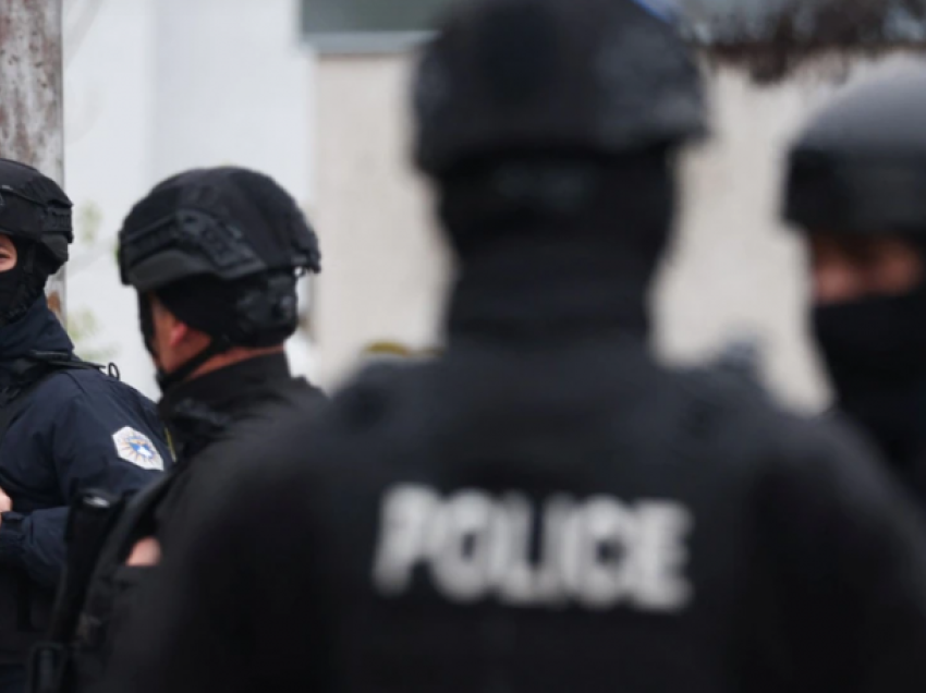 Lëndohen 3 zyrtarë policorë në Mitrovicën e veriut