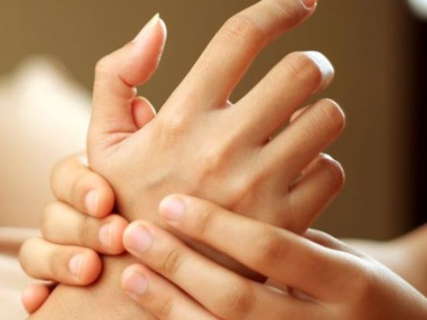Çdo problem në trup zgjidhet me një masazh dore