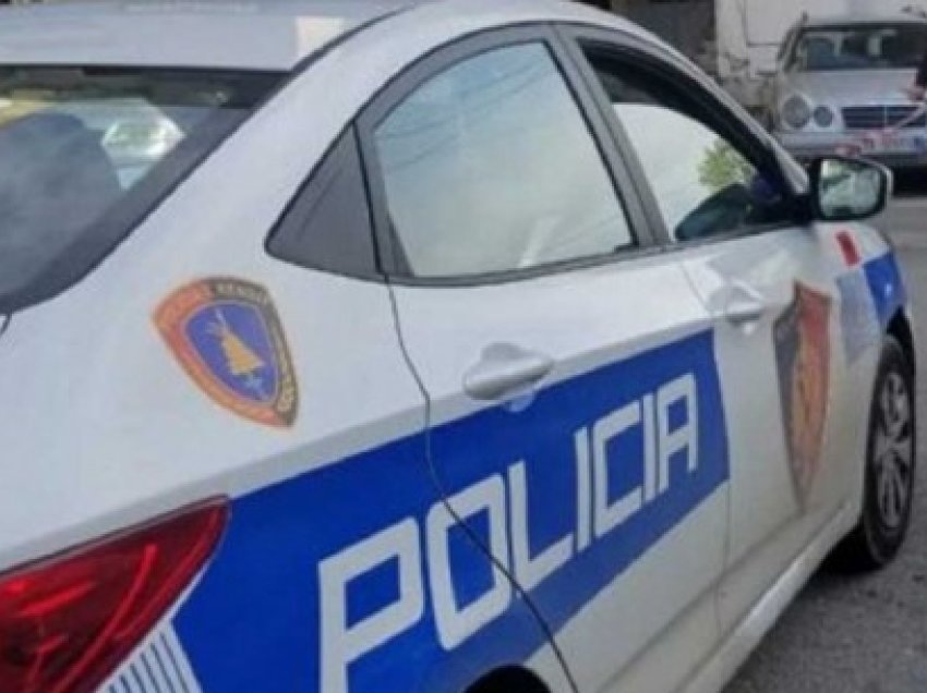 Zhdukja e dy personave në Sarandë, kamerat e sigurisë kapin makinën me targa të vjedhura