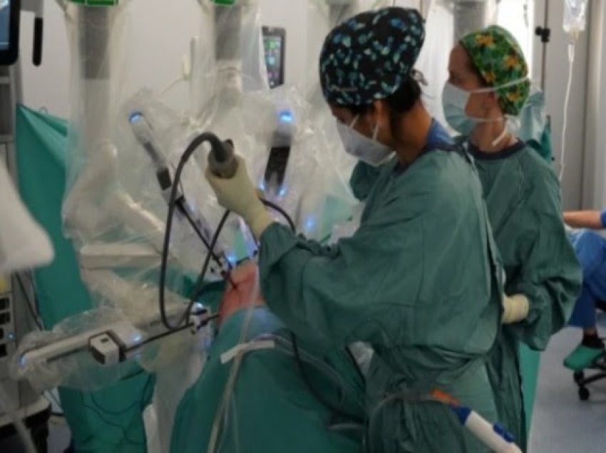 ​Spanja bën transplantin e parë të mushkërive në botë të kryer tërësisht nga robot