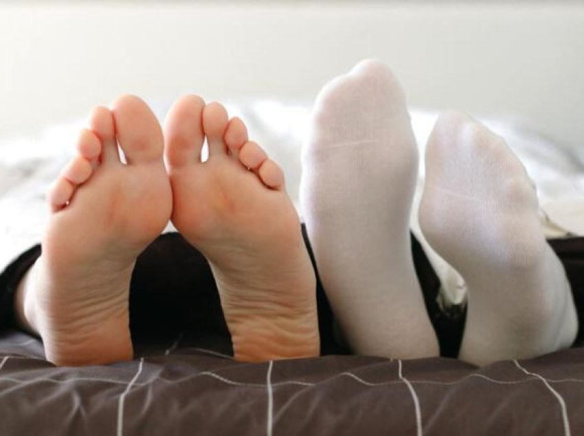 Me apo pa çorape, si është më mirë të flini?