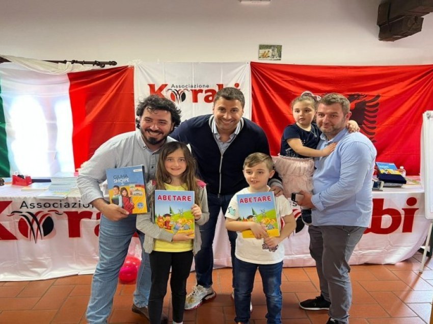 Hapet shkolla shqipe në Bolonja të Italisë