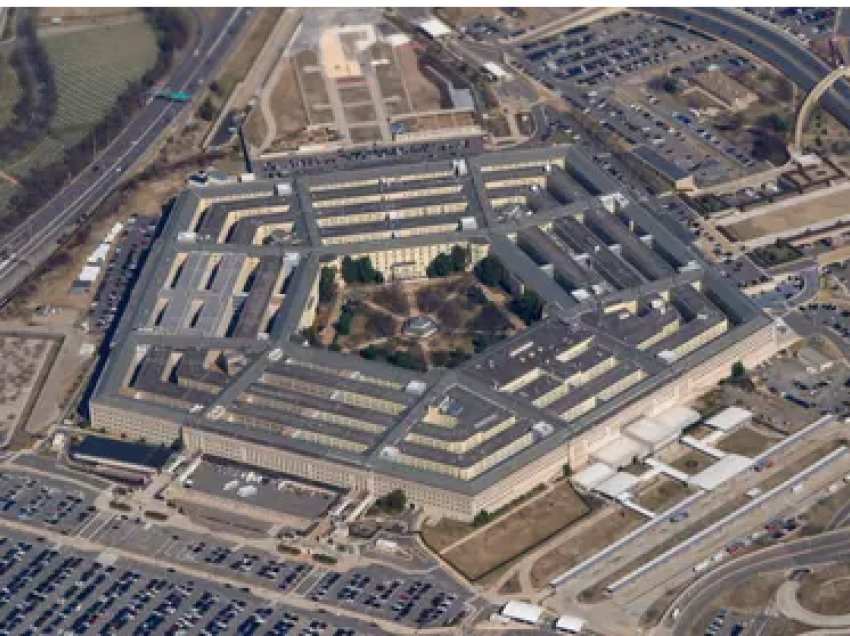 I dyshuari për rrjedhje nga Pentagoni mund të ketë ende akses në informacione të klasifikuara, pretendojnë dosjet gjyqësore