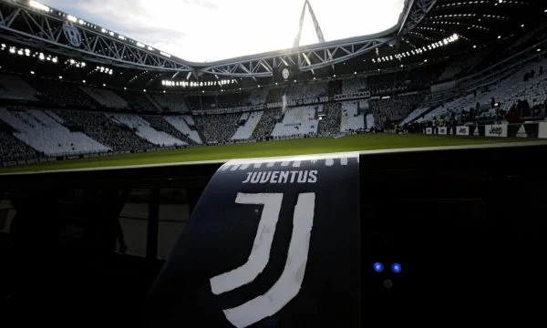 Juventus paralajmëron rënien në Serie B?