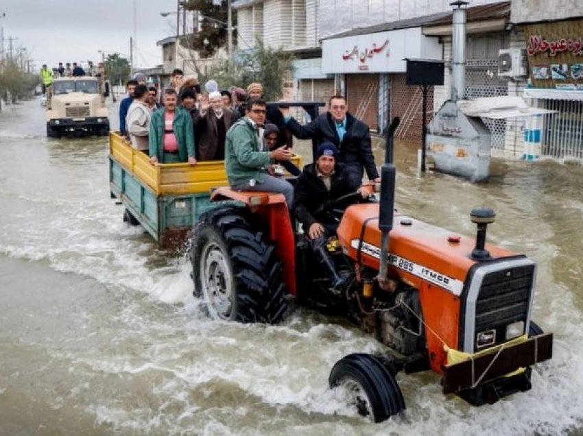 Ka shkuar në 400 numri i personave të prekur nga përmbytjet në Iran
