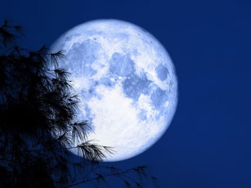 Hëna blu – super e rrallë, do të shfaqet brenda gushtit si e vetmja e kësaj dekade