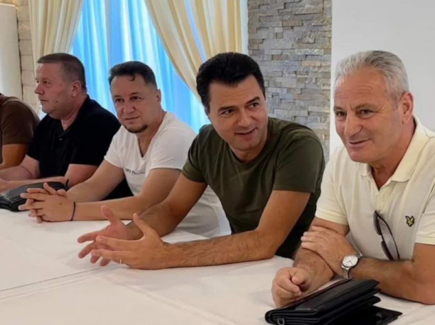 “Vetting për çlirimin e politikës dhe ekonomisë”, Basha takim me strukturat e PD në Gjirokastër