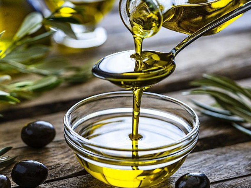 Pas mbiprodhimit, rritet 25% çmimi i vajit të ullirit shqiptar për eksport
