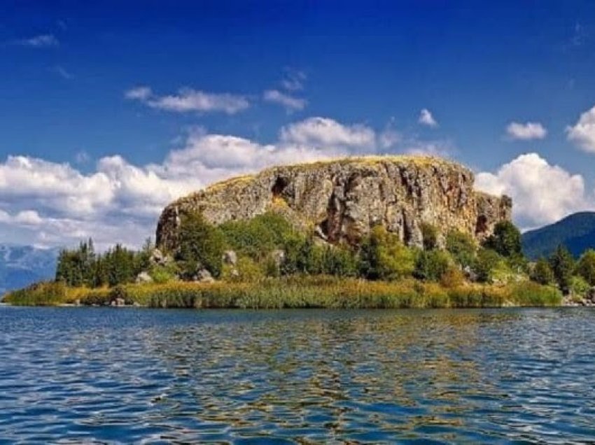 ​Parku Kombëtar i Prespës, një udhëtim mes natyrës, historisë dhe kulturës