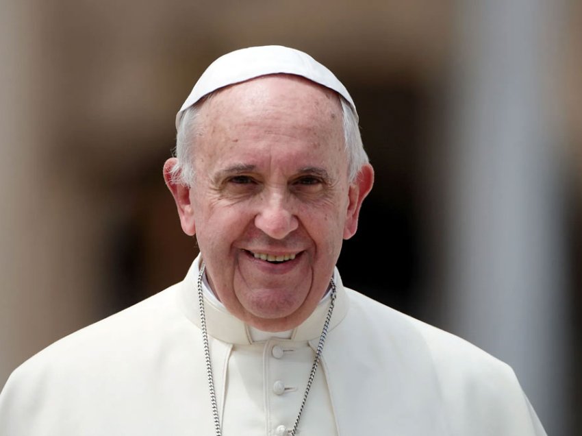 Papa Françesku mesazh të rinjve: Mos kini frikë