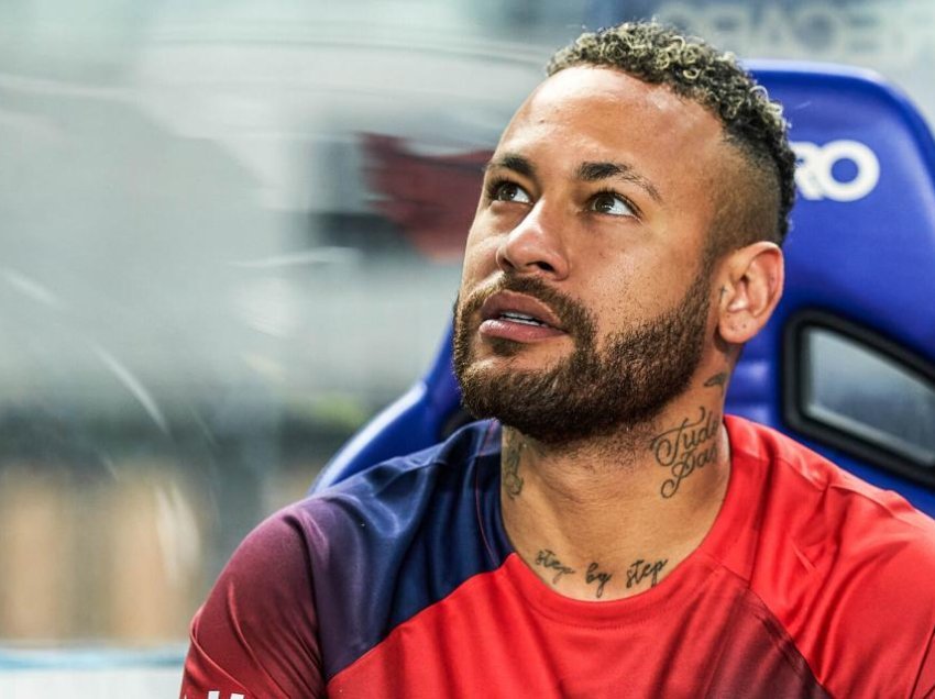 E bujshme, Neymar informon PSG-në se dëshiron të largohet