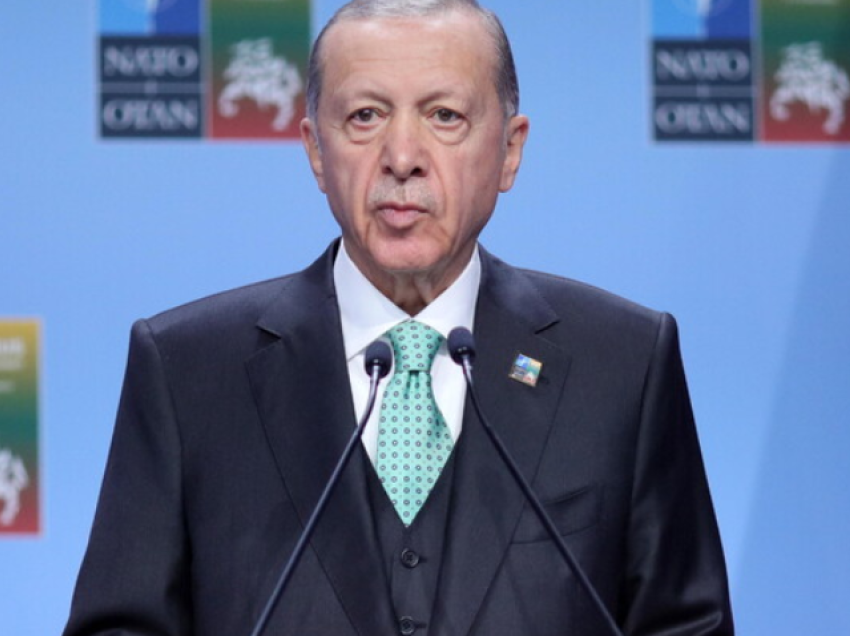 Erdogan pritet që t’i propozojë Putinit një armëpushim të hershëm në Ukrainë