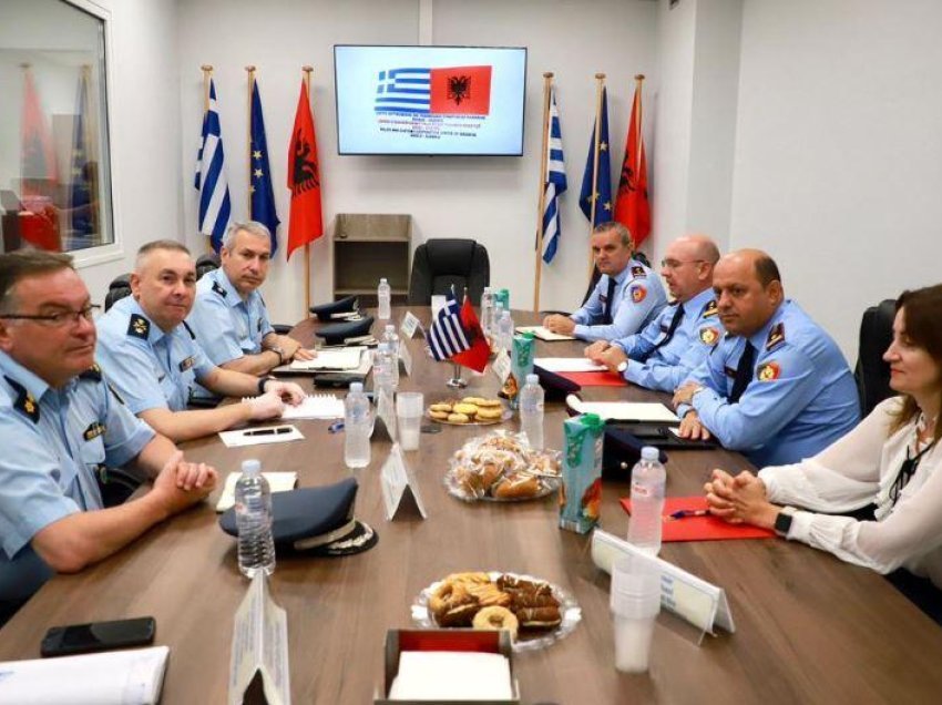 Radhët në Kakavijë, takim mes policive shqiptare dhe greke