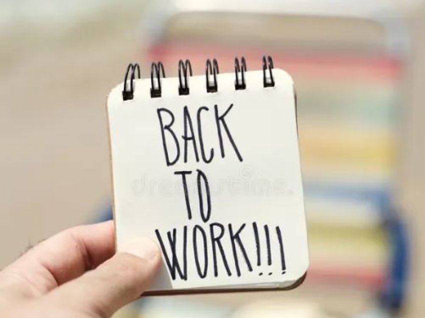 Ju ka “kapur” sindroma pas pushimeve? 6 këshilla për t’u kthyer në punë pa stres
