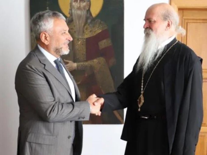 Shefi i EULEX-it viziton Teodosijen në Manastirin e Graçanicës, tregon çka biseduan