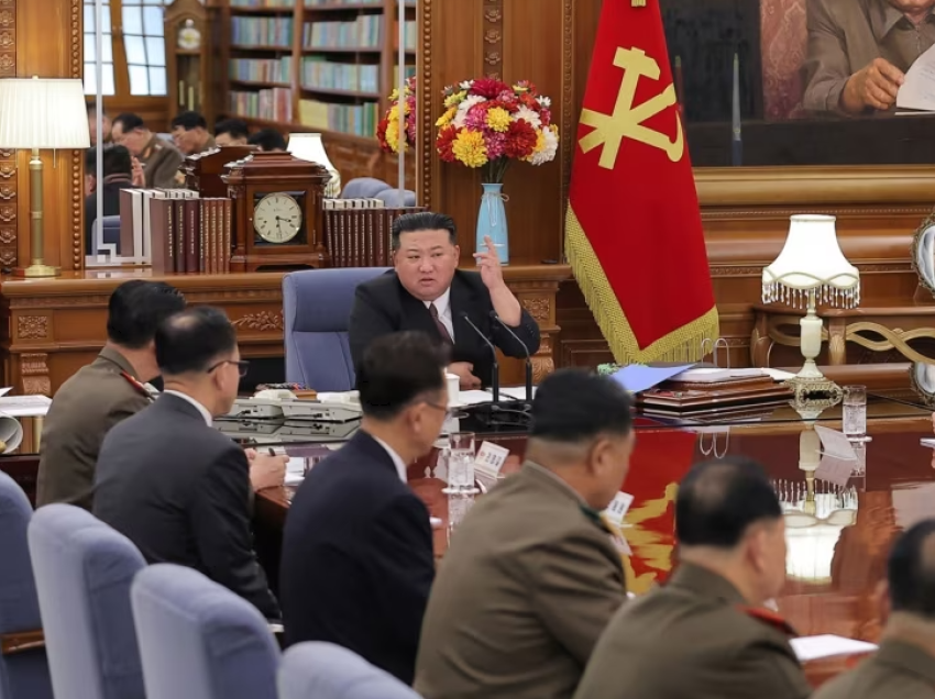 Lideri verikorean shkarkon shefin e ushtrisë dhe rrit 