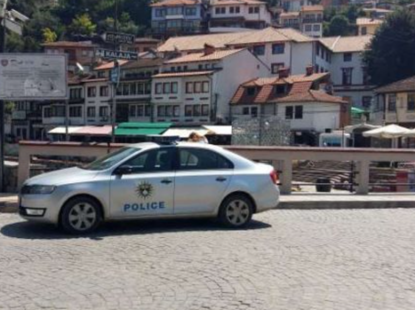 Operacioni “Goditja”, këta janë dy të dyshuarit që u arrestuan në Prizren – Policia iu gjeti kokainë